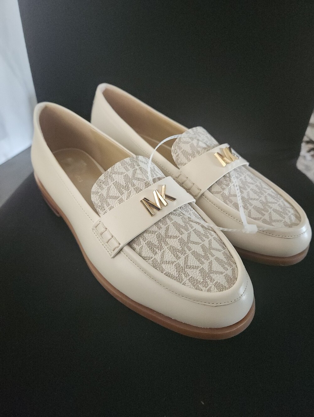 Michael Kors Women's Cream Logo Penny Loafers SIZE 8.5 NEW WITHOUT TAG